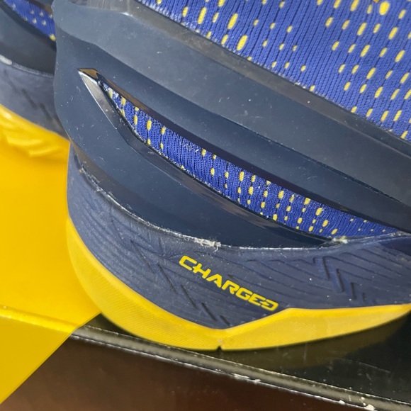 AV UA Curry 2 Dub Nation Away - Picture 4 of 7